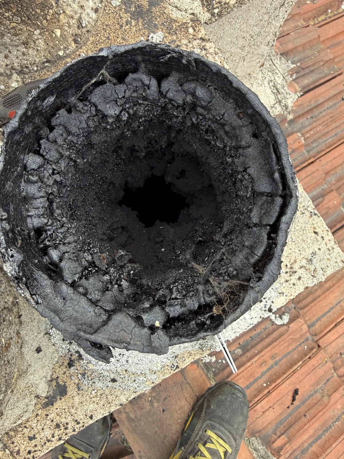 Conduit bistré avant intervention de débistrage