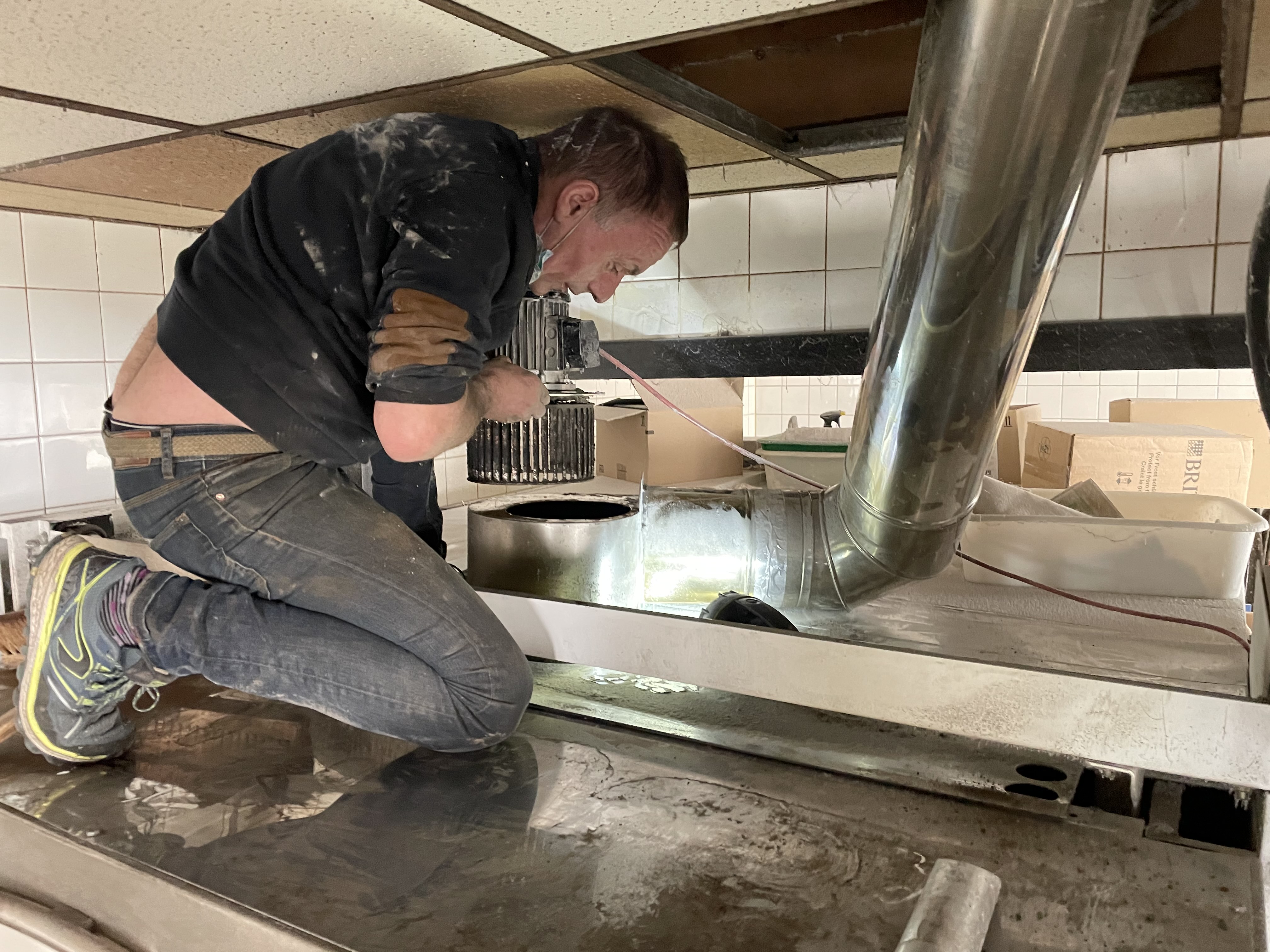Intervention sur la turbine d'aspiration d'un four de boulangerie