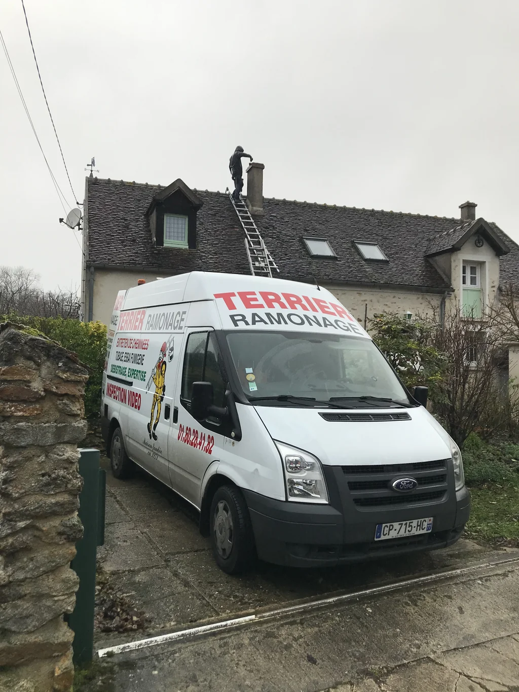 Camion atelier Terrier Ramonage sur un chantier en Seine-et-Marne