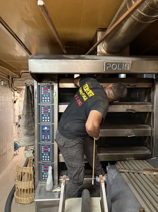 Ramonage d’un four de boulangerie