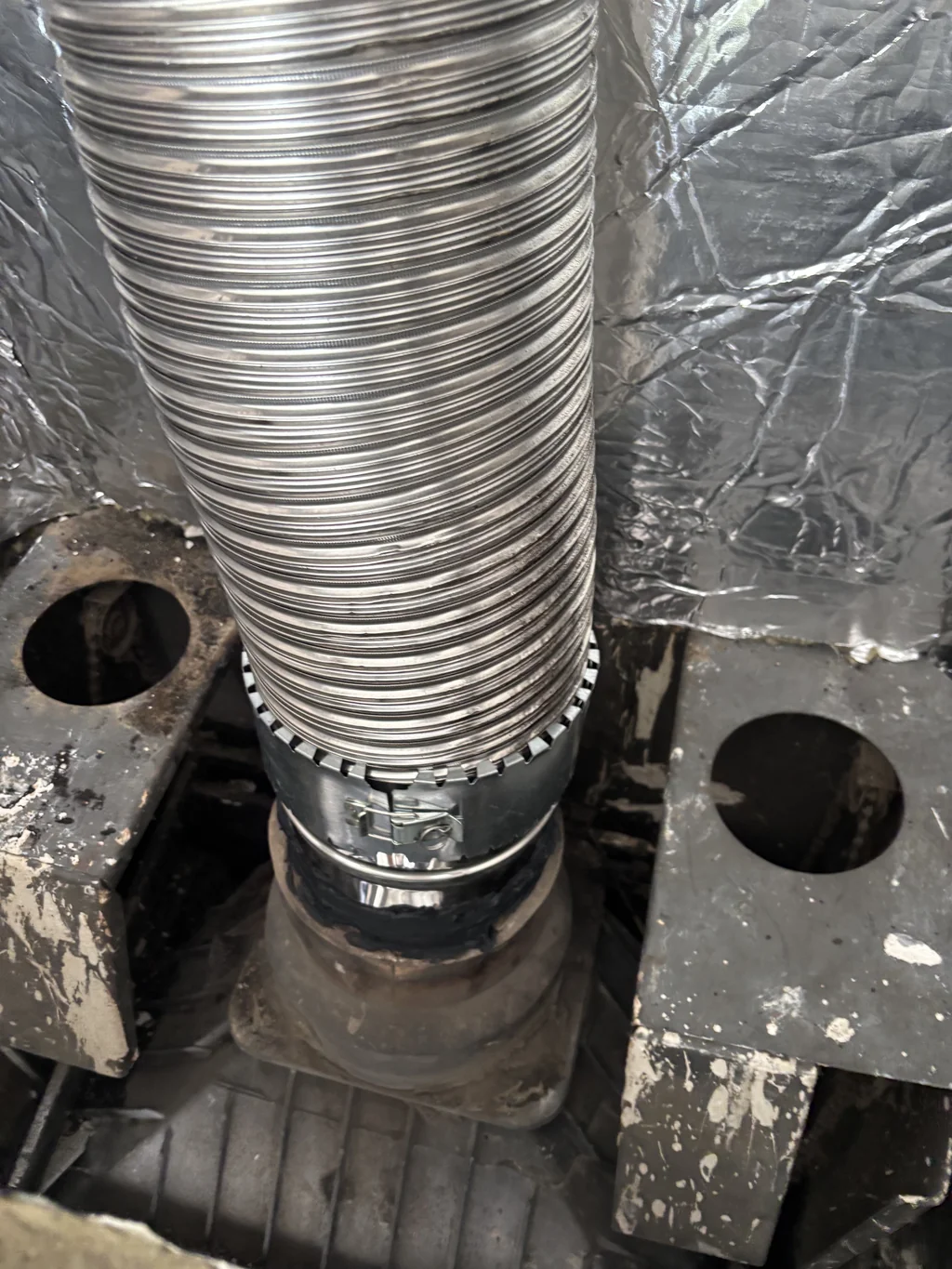 Connexion entre la buse de l'insert et le tubage inox