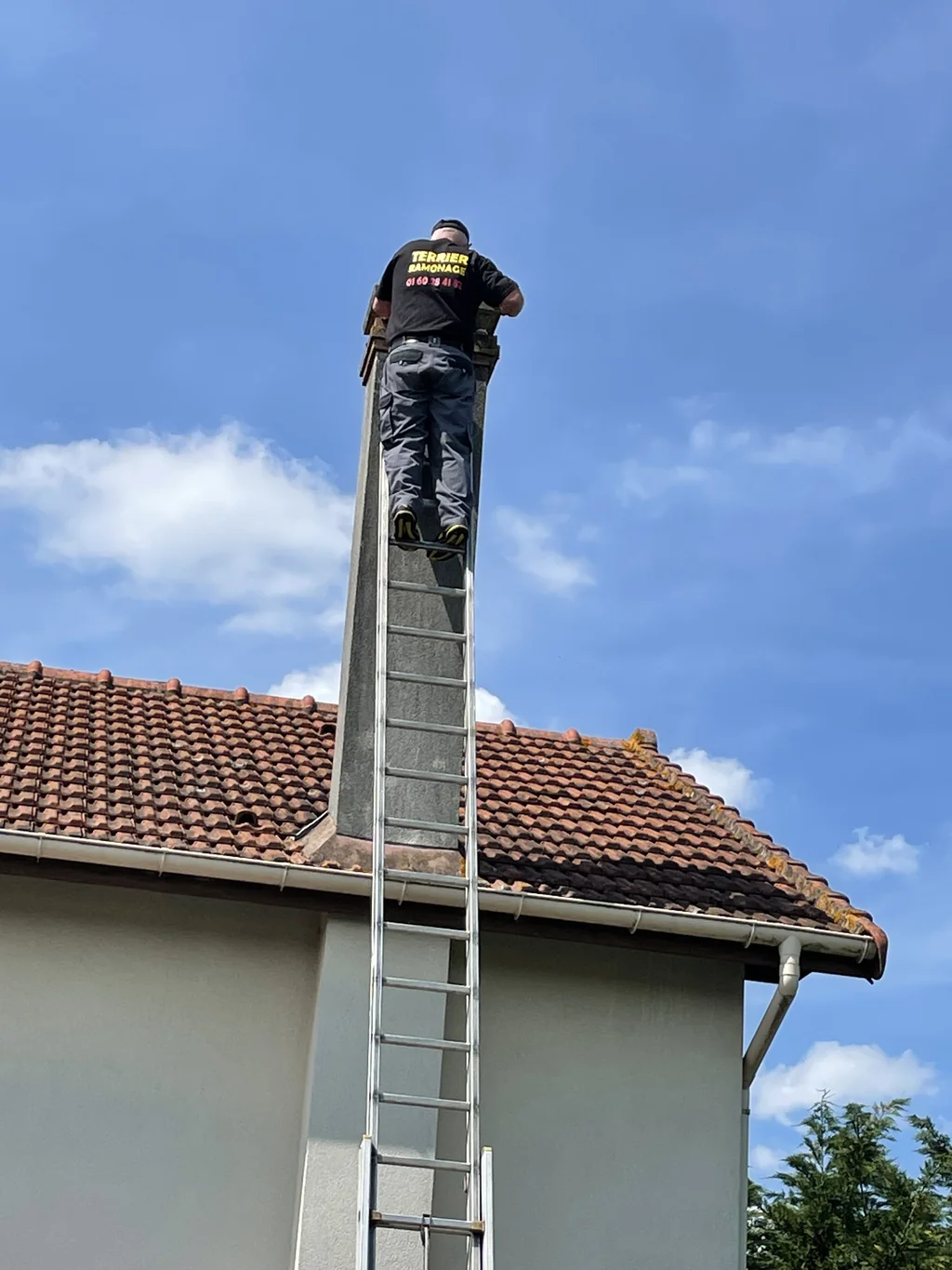 Technicien Terrier Ramonage en intervention sur un chantier